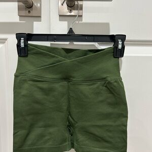 Women’s Olive Green High-Rise Crossover scrunch butt athletic shorts